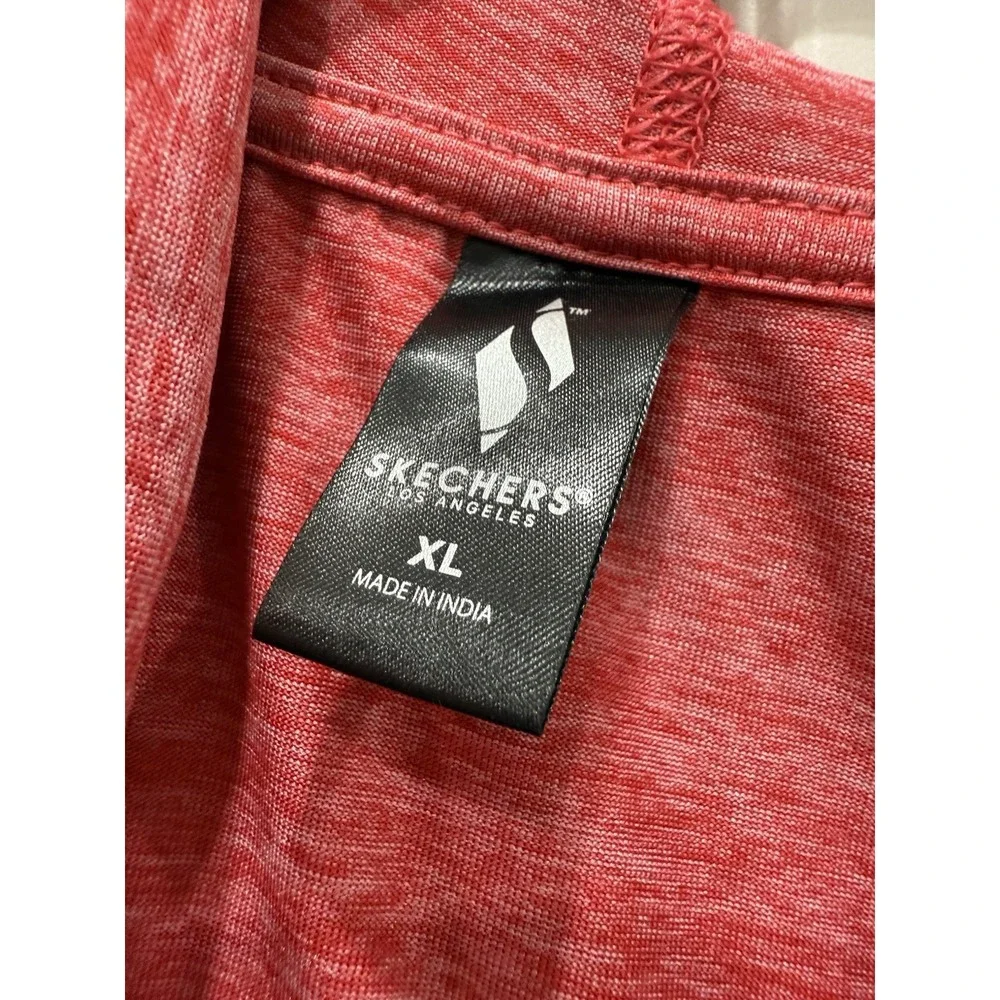 Skechers‎  Men's Hoodie  Red Size L - Picture 4 of 10